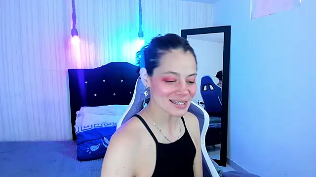 nicky angel1 online show from December 18, 2025, 6:45 pm