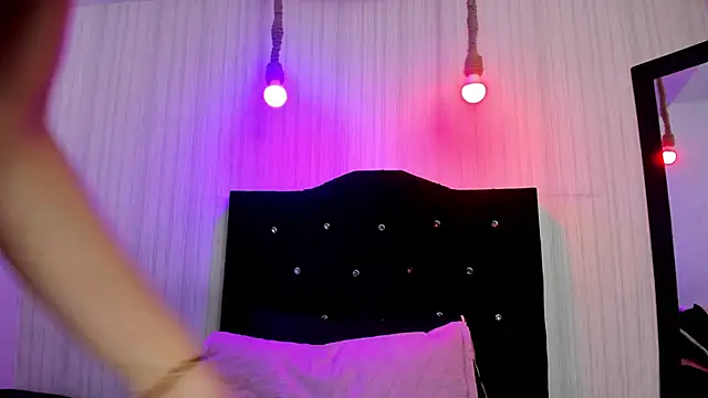 nicky angel1 online show from October 13, 2025, 6:42 pm