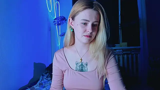 Alexa Pirs online show from March 11, 2025, 8:31 pm