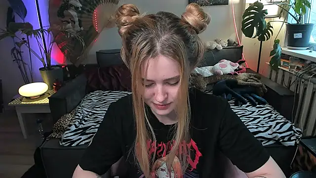 Alexa Pirs online show from March 3, 2026, 12:23 pm