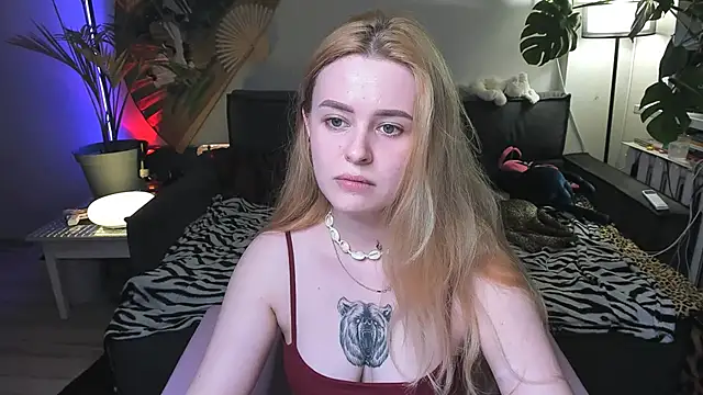 Alexa Pirs online show from May 26, 2026, 5:44 pm