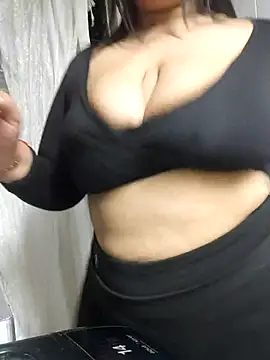 Snapshot of nikki_grey chatting on October 13, 2025, 4:58 am nikki grey online show from October 13, 2025, 4:58 am