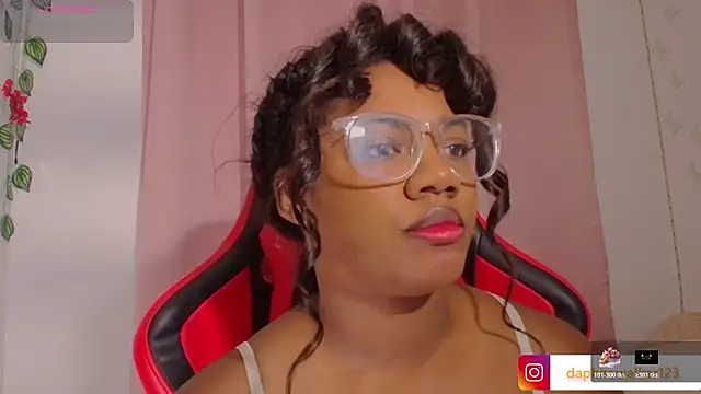 Snapshot of Daphnewalker__ chatting on February 1, 2026, 11:52 am Daphnewalker online show from February 1, 2026, 11:52 am