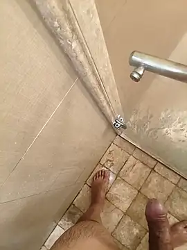 Snapshot of henri69 chatting on December 14, 2025, 5:02 am henri69 online show from December 14, 2025, 5:02 am