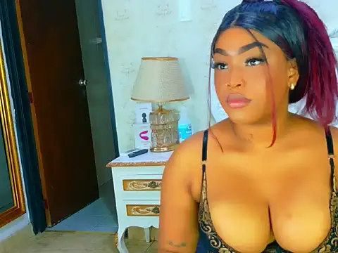 TianahGlow online show from March 5, 2026, 7:43 pm