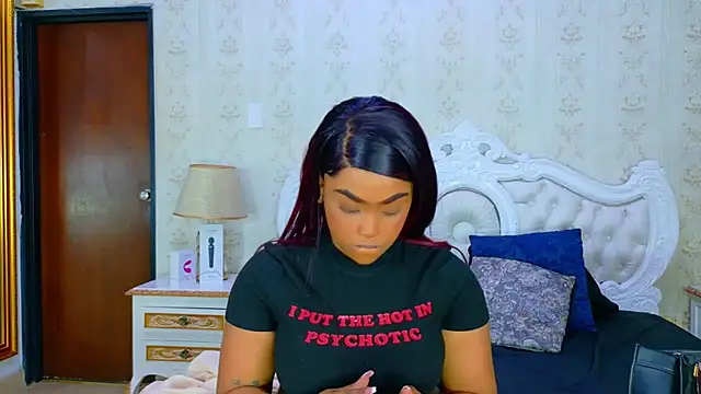 TianahGlow online show from November 19, 2025, 8:31 pm