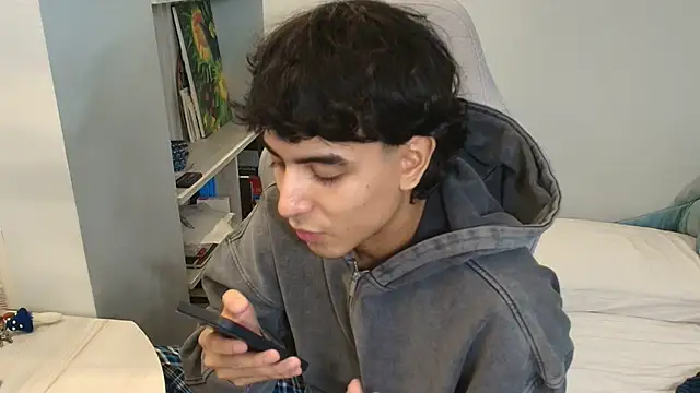 Snapshot of salvatore_montt chatting on October 17, 2025, 7:11 am salvatore montt online show from October 17, 2025, 7:11 am