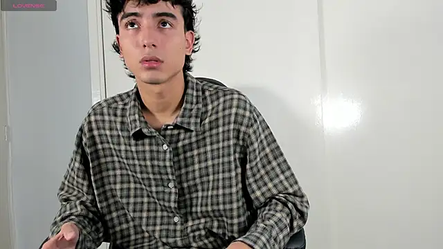 Snapshot of salvatore_montt chatting on March 1, 2025, 9:48 pm salvatore montt online show from March 1, 2025, 9:48 pm