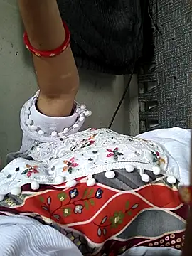 lovely----bhabhi online show from November 25, 2025, 7:30 am