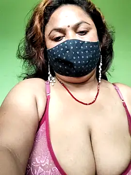 Snapshot of rani130 chatting on October 6, 2025, 1:29 am rani130 online show from October 6, 2025, 1:29 am