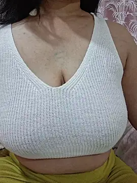 Snapshot of Jassi_Does chatting on February 11, 2026, 10:20 pm Jassi Does online show from February 11, 2026, 10:20 pm