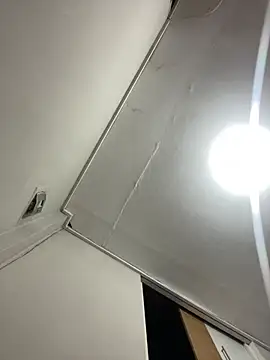 blanquitohot20 online show from February 4, 2026, 6:41 am