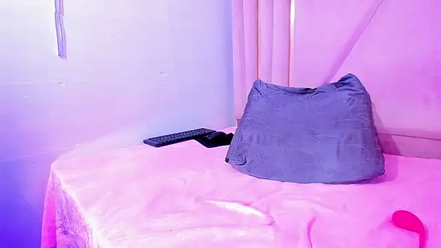 EvansDarling online show from March 11, 2025, 6:30 pm