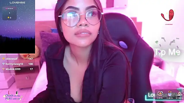 Snapshot of Sussan_love01 chatting on March 10, 2025, 8:45 pm Sussan love01 online show from March 10, 2025, 8:45 pm