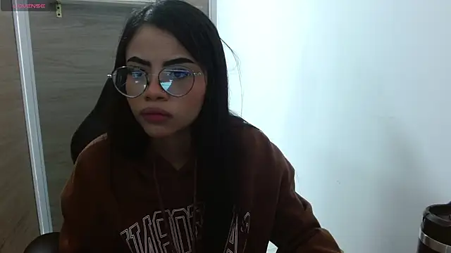 Snapshot of Sussan_love01 chatting on March 4, 2025, 2:53 pm Sussan love01 online show from March 4, 2025, 2:53 pm