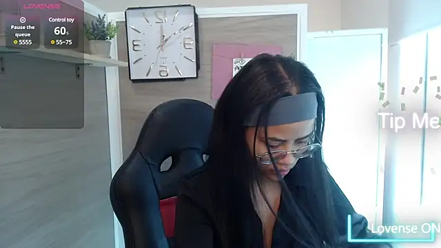 Snapshot of Sussan_love01 chatting on February 27, 2025, 1:49 pm Sussan love01 online show from February 27, 2025, 1:49 pm