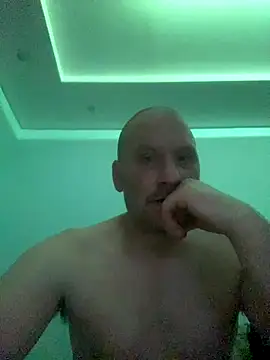 Krzysiekg123 online show from December 15, 2025, 9:53 pm