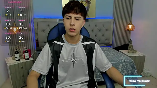 Estiv18  online show from November 30, 2025, 2:45 am