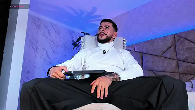 DickGriffith  online show from October 19, 2025, 12:52 pm