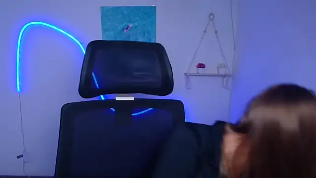 Dana flowers online show from February 5, 2026, 12:45 pm