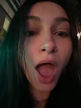 Snapshot of lunalovelee chatting on November 13, 2025, 3:38 pm lunalovelee online show from November 13, 2025, 3:38 pm