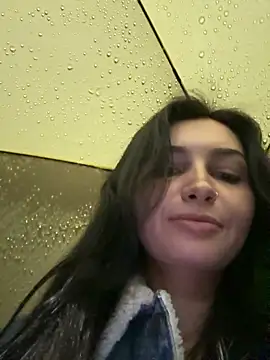 Snapshot of lunalovelee chatting on October 17, 2025, 1:24 pm lunalovelee online show from October 17, 2025, 1:24 pm