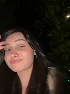 Snapshot of lunalovelee chatting on October 21, 2025, 5:45 pm lunalovelee online show from October 21, 2025, 5:45 pm