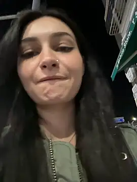 Snapshot of lunalovelee chatting on October 1, 2025, 2:10 pm lunalovelee online show from October 1, 2025, 2:10 pm