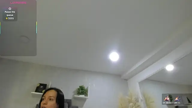 EmiliaRose  online show from April 13, 2026, 8:46 pm