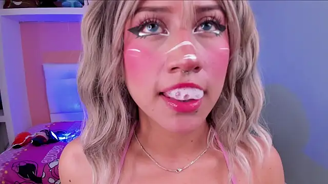 miss   megan online show from December 19, 2025, 9:39 pm