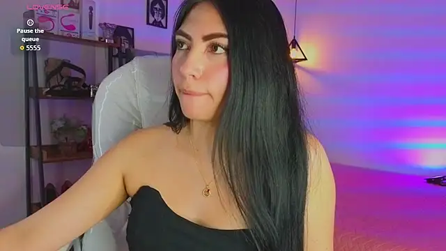 Miller Vanessa  online show from September 23, 2025, 8:27 pm