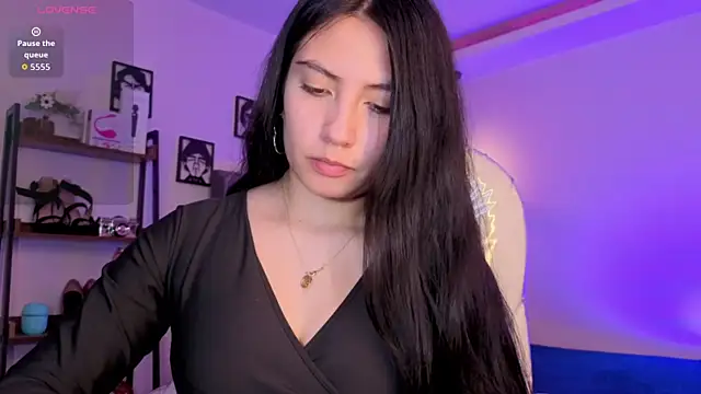 Miller Vanessa  online show from November 5, 2025, 8:45 pm