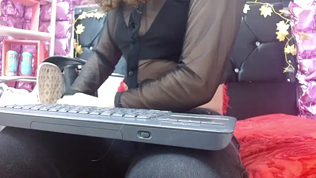 Snapshot of poisondost_hot chatting on October 14, 2025, 11:55 am poisondost hot online show from October 14, 2025, 11:55 am