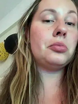 Snapshot of Mona_Plus chatting on March 13, 2025, 8:11 pm Mona Plus online show from March 13, 2025, 8:11 pm