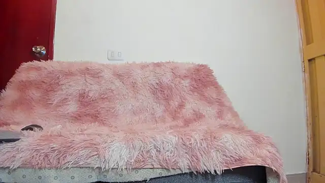 Snapshot of Melon-000 chatting on February 24, 2026, 9:37 pm Melon-000 online show from February 24, 2026, 9:37 pm