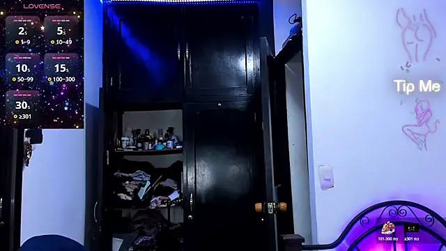 Dollcatalina online show from December 1, 2025, 3:29 am