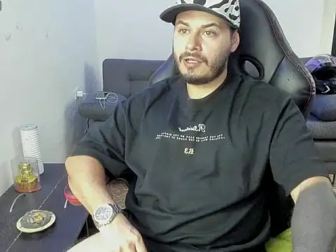 ragnar lothbrok777 online show from April 4, 2026, 10:16 pm