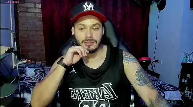 Snapshot of ragnar_lothbrok777 chatting on February 18, 2025, 1:32 am ragnar lothbrok777 online show from February 18, 2025, 1:32 am