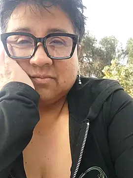 erinadarling79 online show from October 16, 2025, 9:34 pm