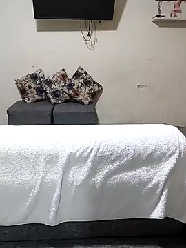 Snapshot of ZafiroKlein chatting on February 26, 2025, 3:14 am ZafiroKlein online show from February 26, 2025, 3:14 am