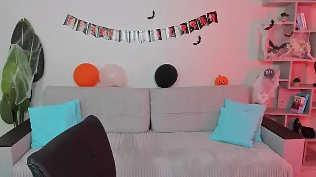 GabriellaMays online show from October 30, 2025, 5:17 am