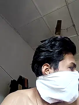 boyyouwant33 online show from February 17, 2025, 10:51 am