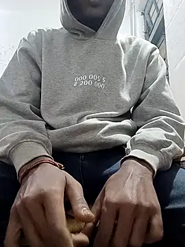 boyyouwant33 online show from February 16, 2025, 4:10 pm