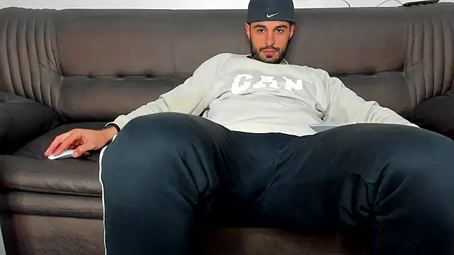 Snapshot of sexyhotmusclesforyou1 chatting on March 15, 2025, 11:28 pm sexyhotmusclesforyou1 online show from March 15, 2025, 11:28 pm