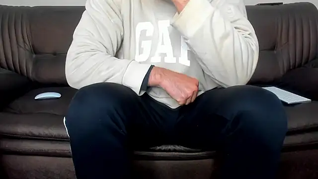Snapshot of sexyhotmusclesforyou1 chatting on March 14, 2025, 2:41 pm sexyhotmusclesforyou1 online show from March 14, 2025, 2:41 pm
