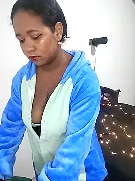 lilithathenea online show from February 16, 2025, 11:49 am