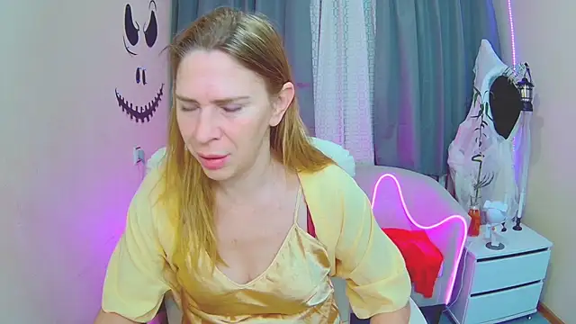 TessaDaybreak online show from November 4, 2025, 7:45 am