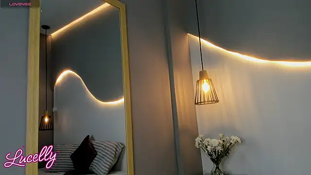 lucelly 15 online show from October 21, 2025, 11:31 am