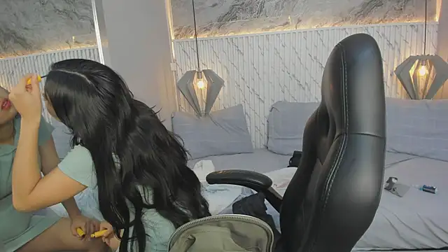 lucelly 15 online show from November 26, 2025, 11:32 am