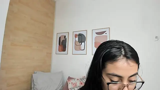 Snapshot of lucelly_15 chatting on March 2, 2025, 6:35 pm lucelly 15 online show from March 2, 2025, 6:35 pm